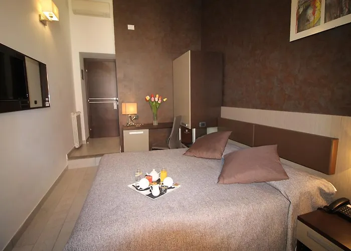Hotel Charter 2*