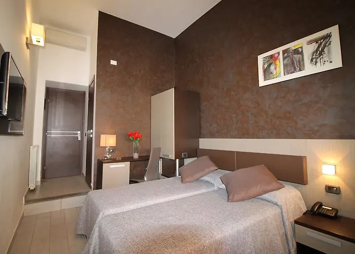 Hotel Charter 2*